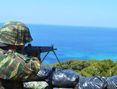 «Γάζωσαν» στόχους γύρω από το Φαρμακονήσι τα πολυβόλα του στρατού (εικόνες)